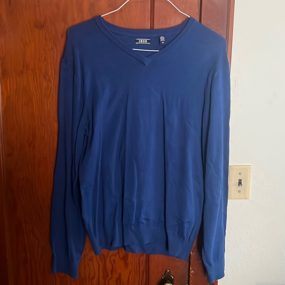 IZOD - Men’s Size Large - V Neck Sweater